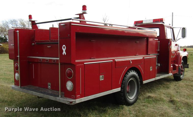 image for item DD3798 1977 Ford 750 fire truck