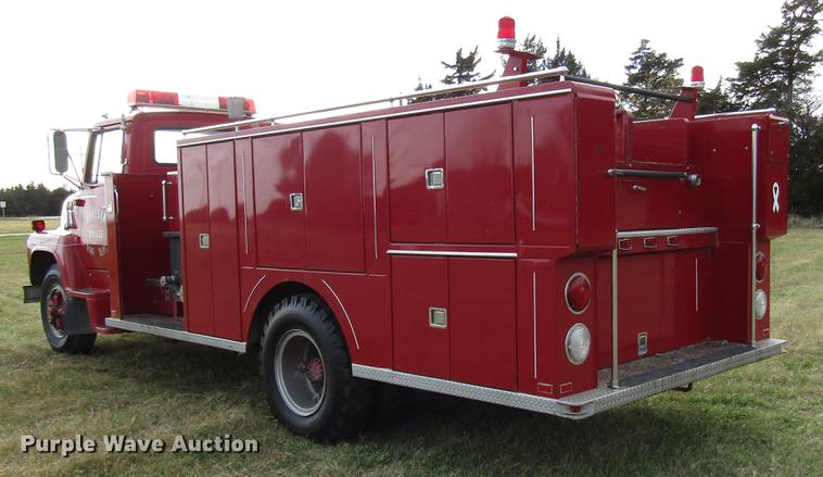 image for item DD3798 1977 Ford 750 fire truck