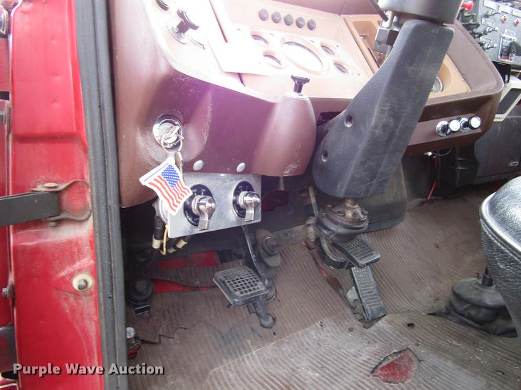 image for item DD3798 1977 Ford 750 fire truck