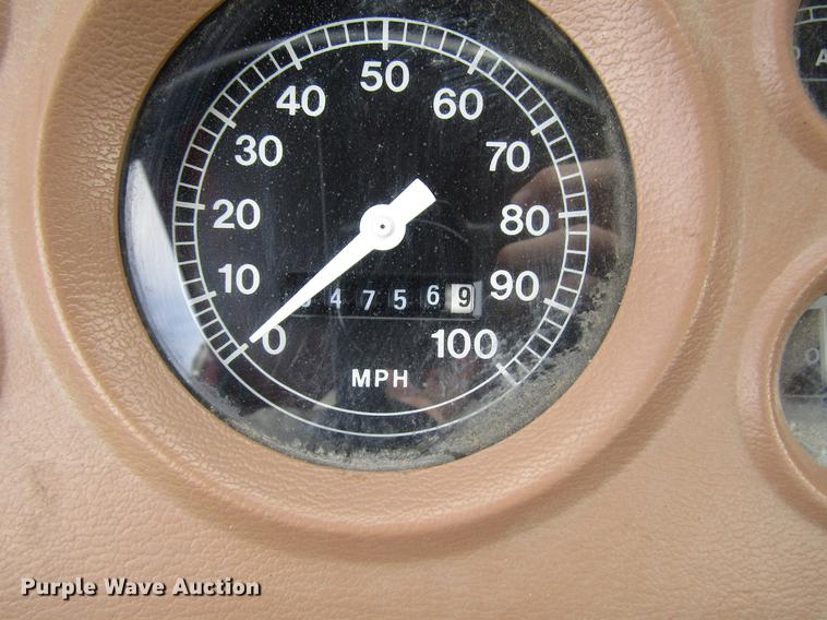 image for item DD3798 1977 Ford 750 fire truck