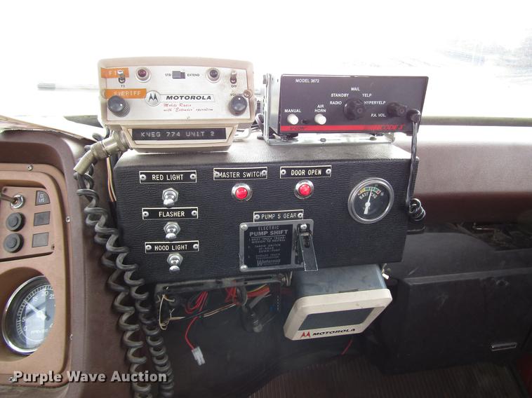 image for item DD3798 1977 Ford 750 fire truck