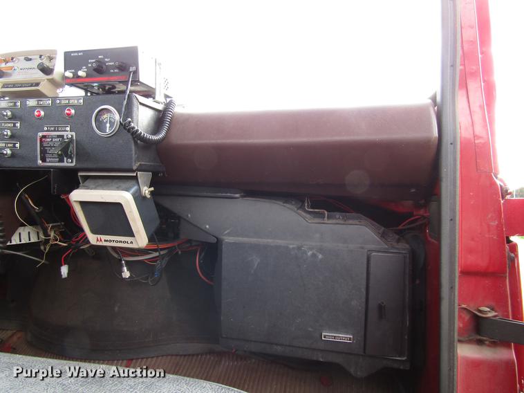 image for item DD3798 1977 Ford 750 fire truck