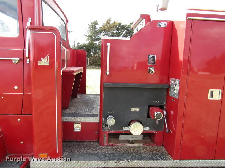 image for item DD3798 1977 Ford 750 fire truck