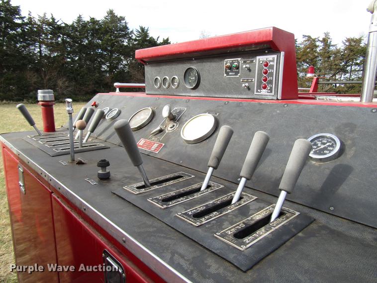 image for item DD3798 1977 Ford 750 fire truck