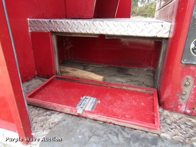 image for item DD3798 1977 Ford 750 fire truck