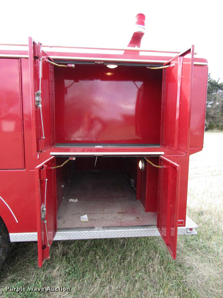 image for item DD3798 1977 Ford 750 fire truck