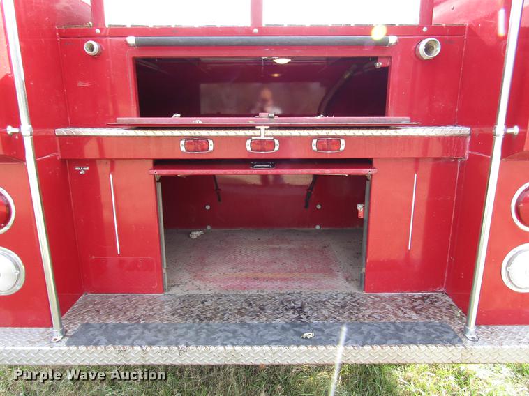 image for item DD3798 1977 Ford 750 fire truck