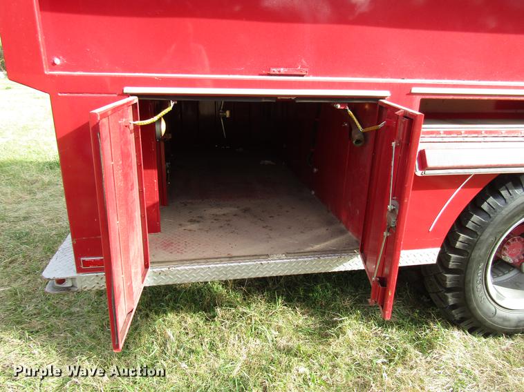 image for item DD3798 1977 Ford 750 fire truck