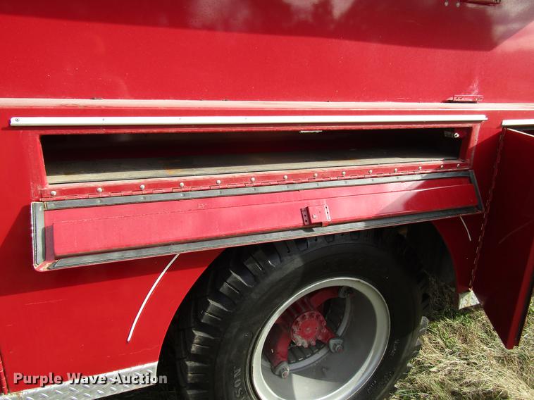 image for item DD3798 1977 Ford 750 fire truck