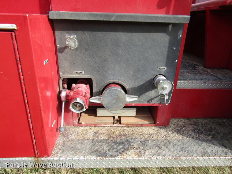 image for item DD3798 1977 Ford 750 fire truck