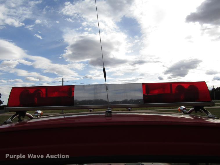 image for item DD3798 1977 Ford 750 fire truck