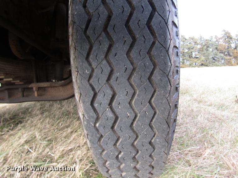 image for item DD3798 1977 Ford 750 fire truck