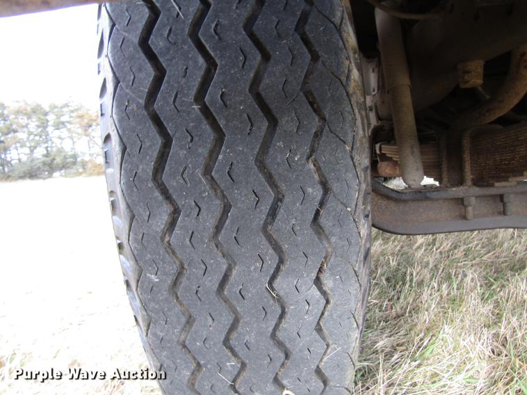 image for item DD3798 1977 Ford 750 fire truck