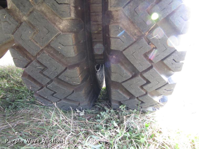 image for item DD3798 1977 Ford 750 fire truck