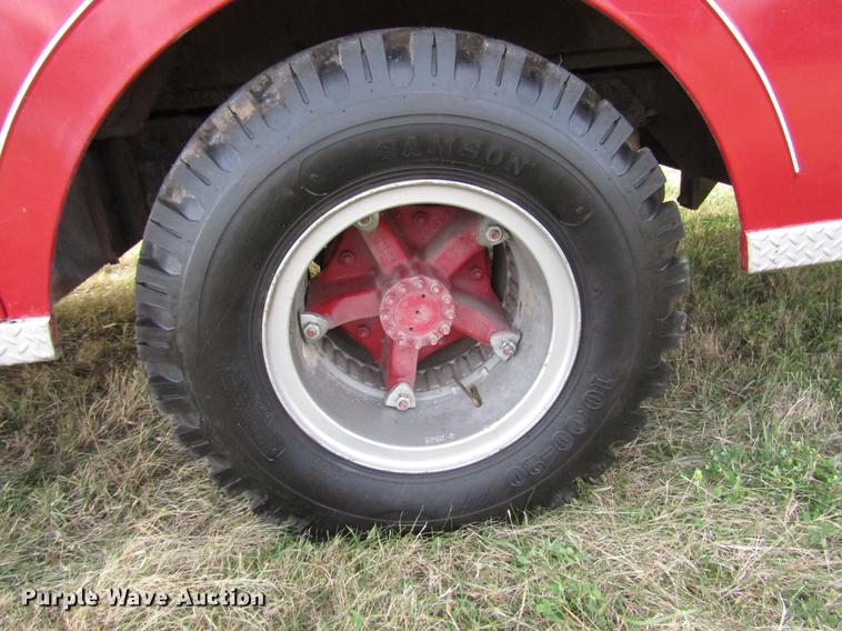 image for item DD3798 1977 Ford 750 fire truck