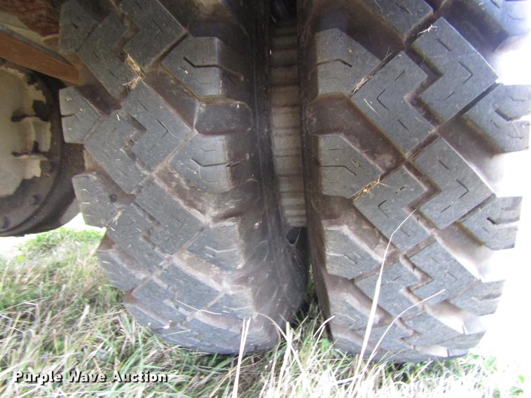 image for item DD3798 1977 Ford 750 fire truck