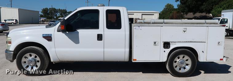 image for item DD5334 2008 Ford F250 Super Duty SuperCab utility bed pickup truck