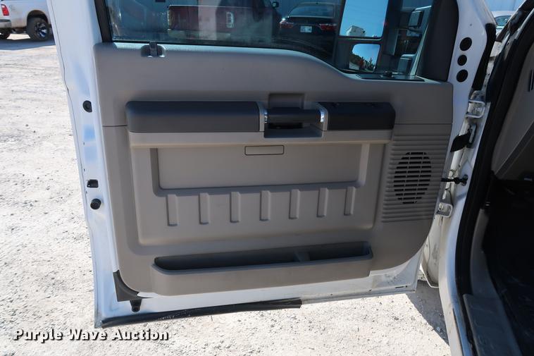 image for item DD5334 2008 Ford F250 Super Duty SuperCab utility bed pickup truck