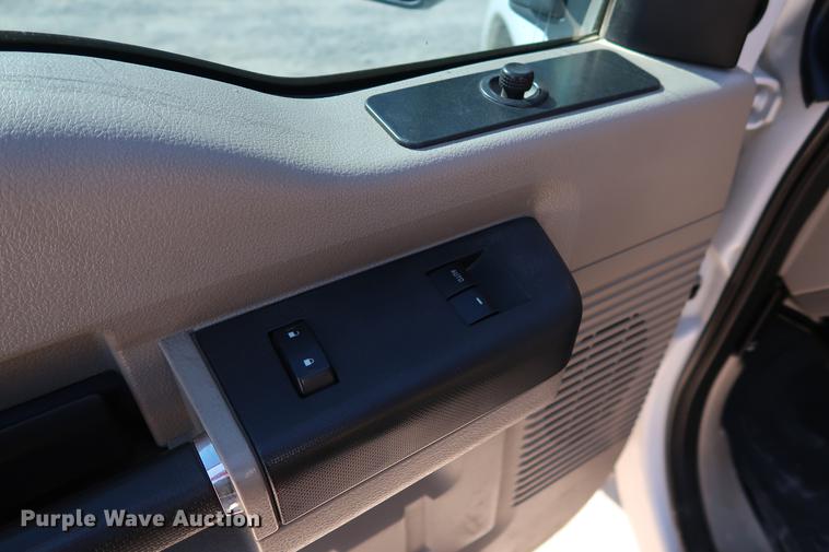 image for item DD5334 2008 Ford F250 Super Duty SuperCab utility bed pickup truck