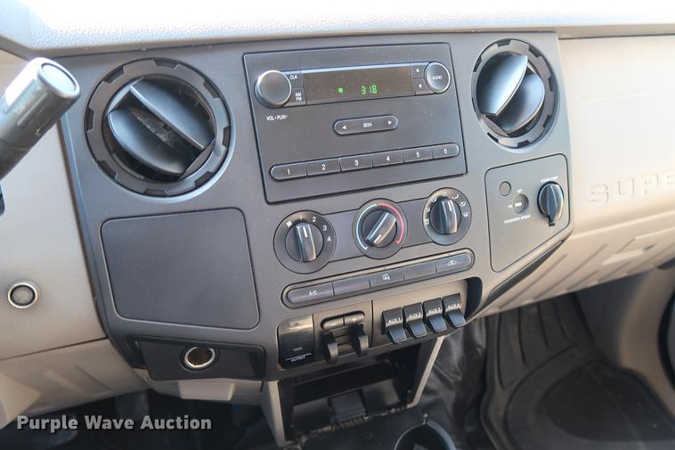 image for item DD5334 2008 Ford F250 Super Duty SuperCab utility bed pickup truck