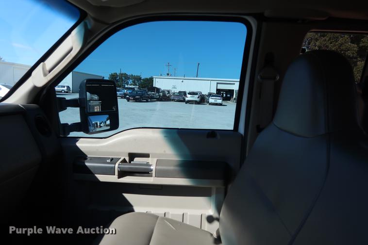 image for item DD5334 2008 Ford F250 Super Duty SuperCab utility bed pickup truck