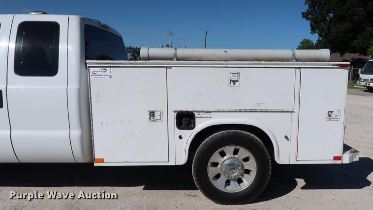 image for item DD5334 2008 Ford F250 Super Duty SuperCab utility bed pickup truck