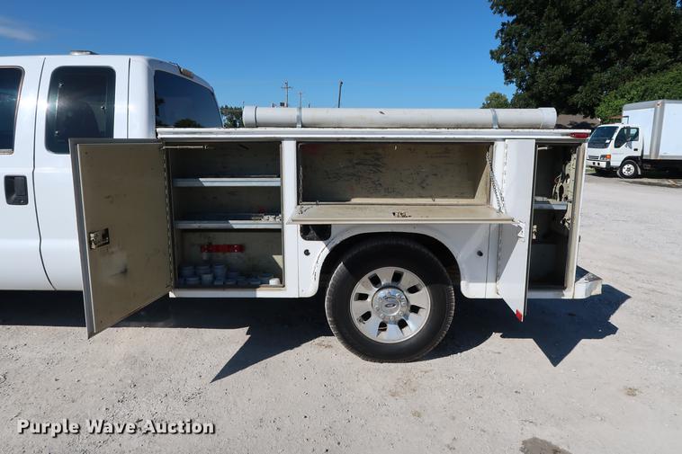 image for item DD5334 2008 Ford F250 Super Duty SuperCab utility bed pickup truck