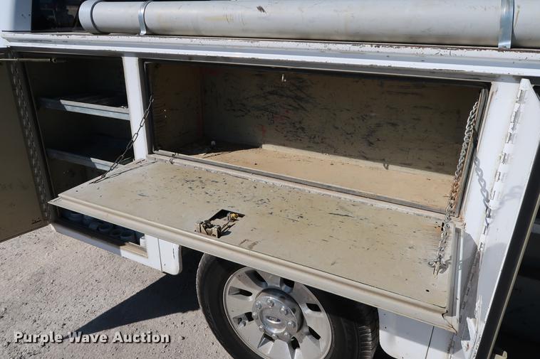 image for item DD5334 2008 Ford F250 Super Duty SuperCab utility bed pickup truck