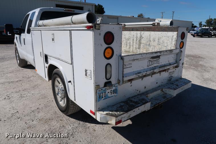 image for item DD5334 2008 Ford F250 Super Duty SuperCab utility bed pickup truck
