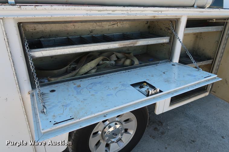 image for item DD5334 2008 Ford F250 Super Duty SuperCab utility bed pickup truck