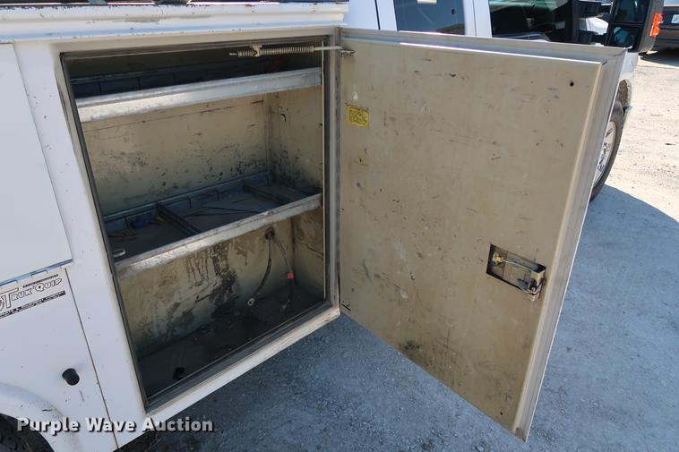 image for item DD5334 2008 Ford F250 Super Duty SuperCab utility bed pickup truck