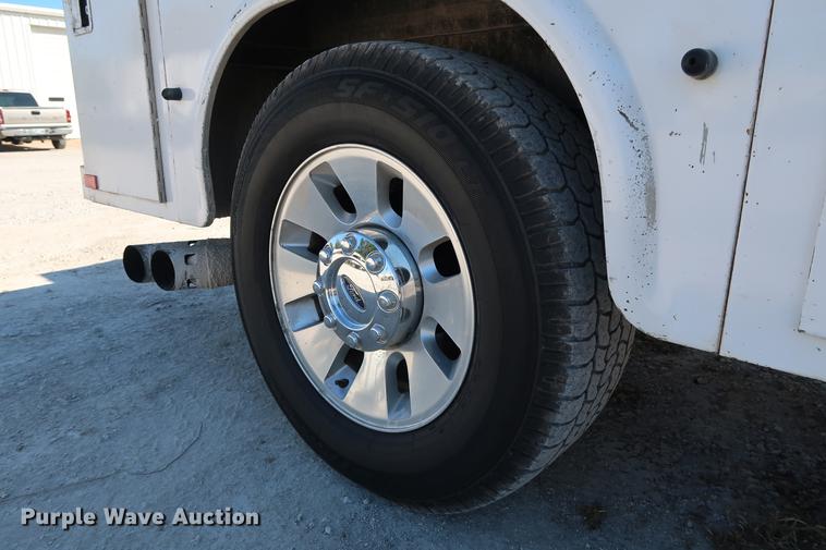 image for item DD5334 2008 Ford F250 Super Duty SuperCab utility bed pickup truck