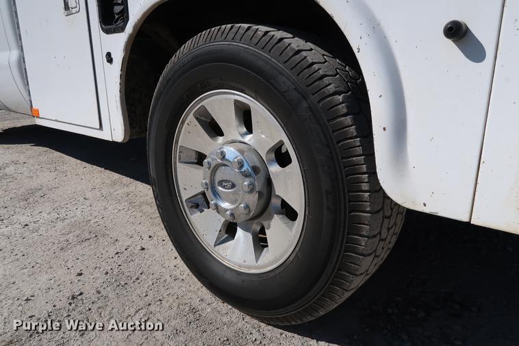 image for item DD5334 2008 Ford F250 Super Duty SuperCab utility bed pickup truck