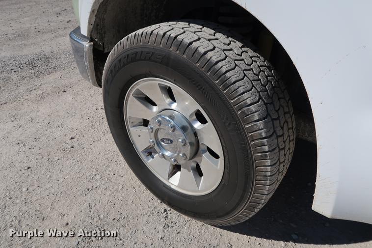 image for item DD5334 2008 Ford F250 Super Duty SuperCab utility bed pickup truck