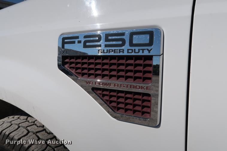 image for item DD5334 2008 Ford F250 Super Duty SuperCab utility bed pickup truck