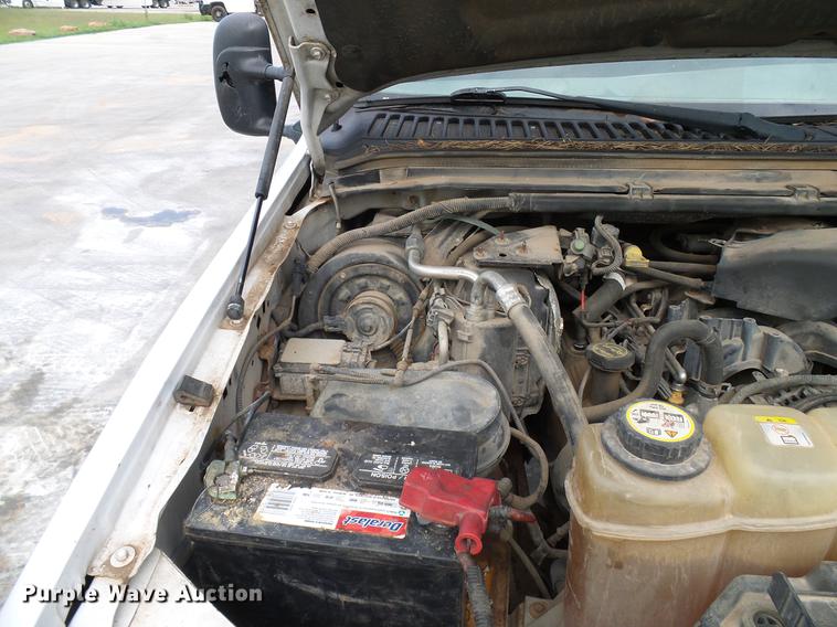 image for item DD5941 2003 Ford F250 Super Duty flatbed pickup truck