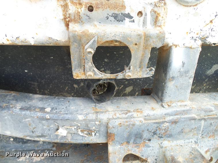 image for item DD5941 2003 Ford F250 Super Duty flatbed pickup truck