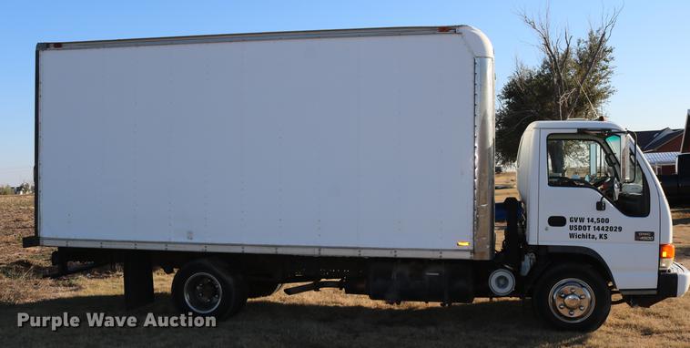 image for item DD5972 2000 GMC W4500 box truck