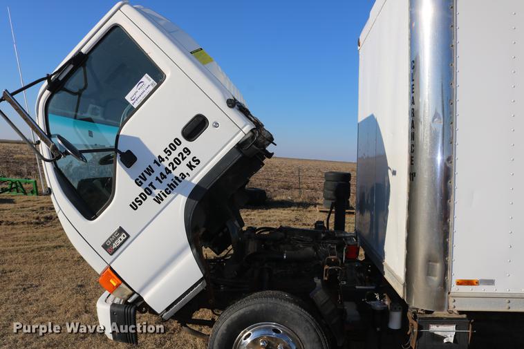 image for item DD5972 2000 GMC W4500 box truck