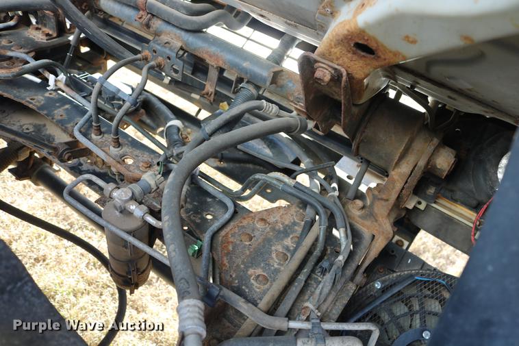 image for item DD5972 2000 GMC W4500 box truck