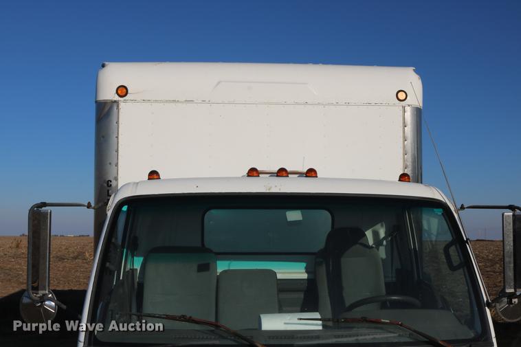 image for item DD5972 2000 GMC W4500 box truck