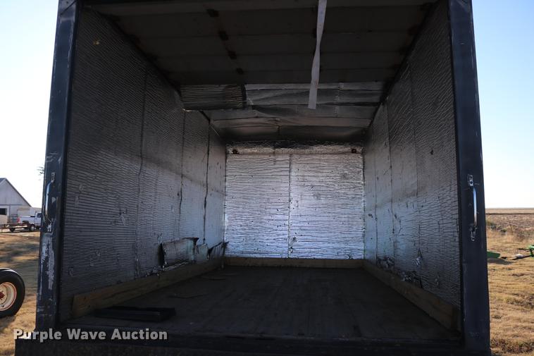 image for item DD5972 2000 GMC W4500 box truck