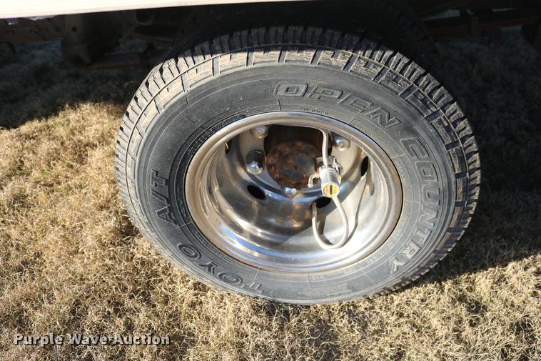 image for item DD5972 2000 GMC W4500 box truck