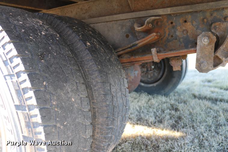 image for item DD5972 2000 GMC W4500 box truck