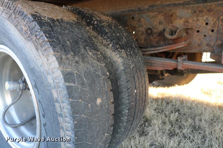 image for item DD5972 2000 GMC W4500 box truck