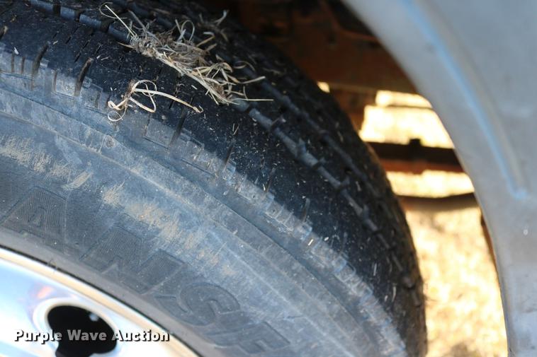 image for item DD5972 2000 GMC W4500 box truck