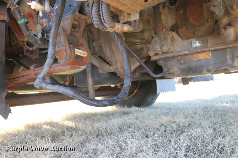 image for item DD5972 2000 GMC W4500 box truck