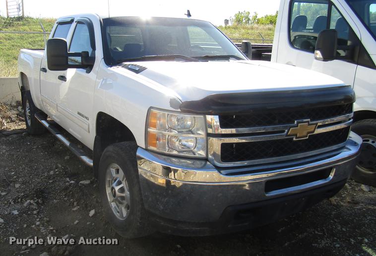 image for item DD6660 2011 Chevrolet Silverado 2500HD Crew Cab pickup truck