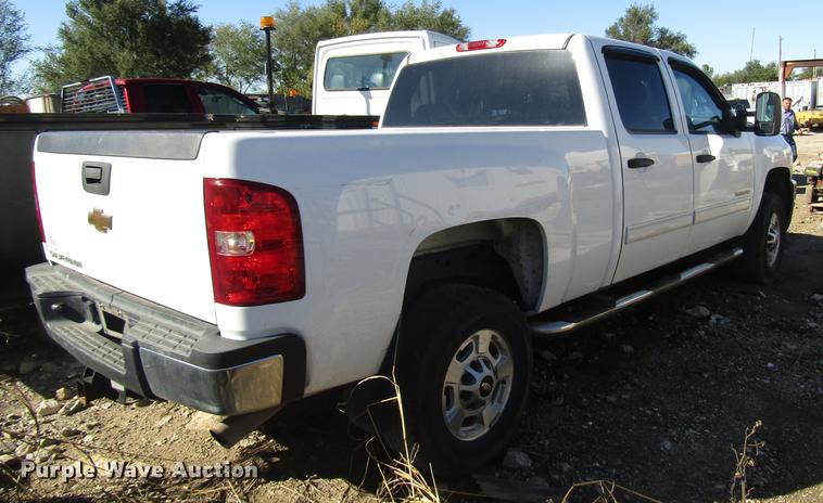 image for item DD6660 2011 Chevrolet Silverado 2500HD Crew Cab pickup truck
