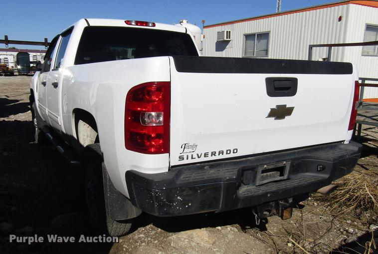 image for item DD6660 2011 Chevrolet Silverado 2500HD Crew Cab pickup truck